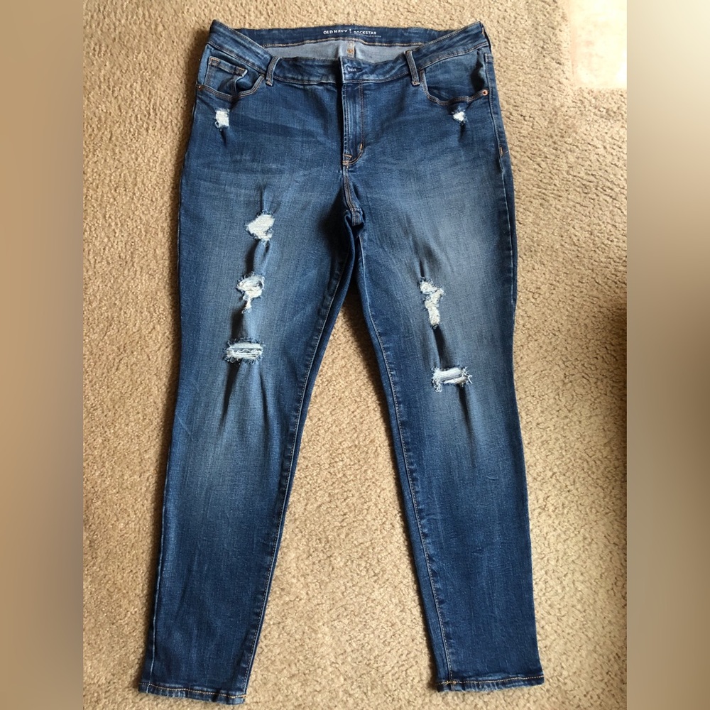Women’s Old Navy Rockstar MidRise Distressed Skinny Jeans. Sz 16. Stretchy Denim